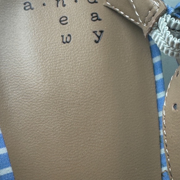 A New Day Kitten Heels Womens Size 9.5 Blue White Striped Back Strap Pump - Picture 3 of 8